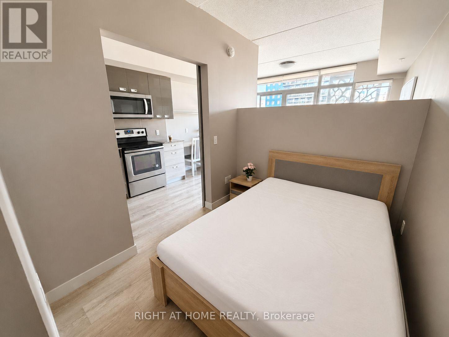 #713 250 ALBERT STREET - 9
