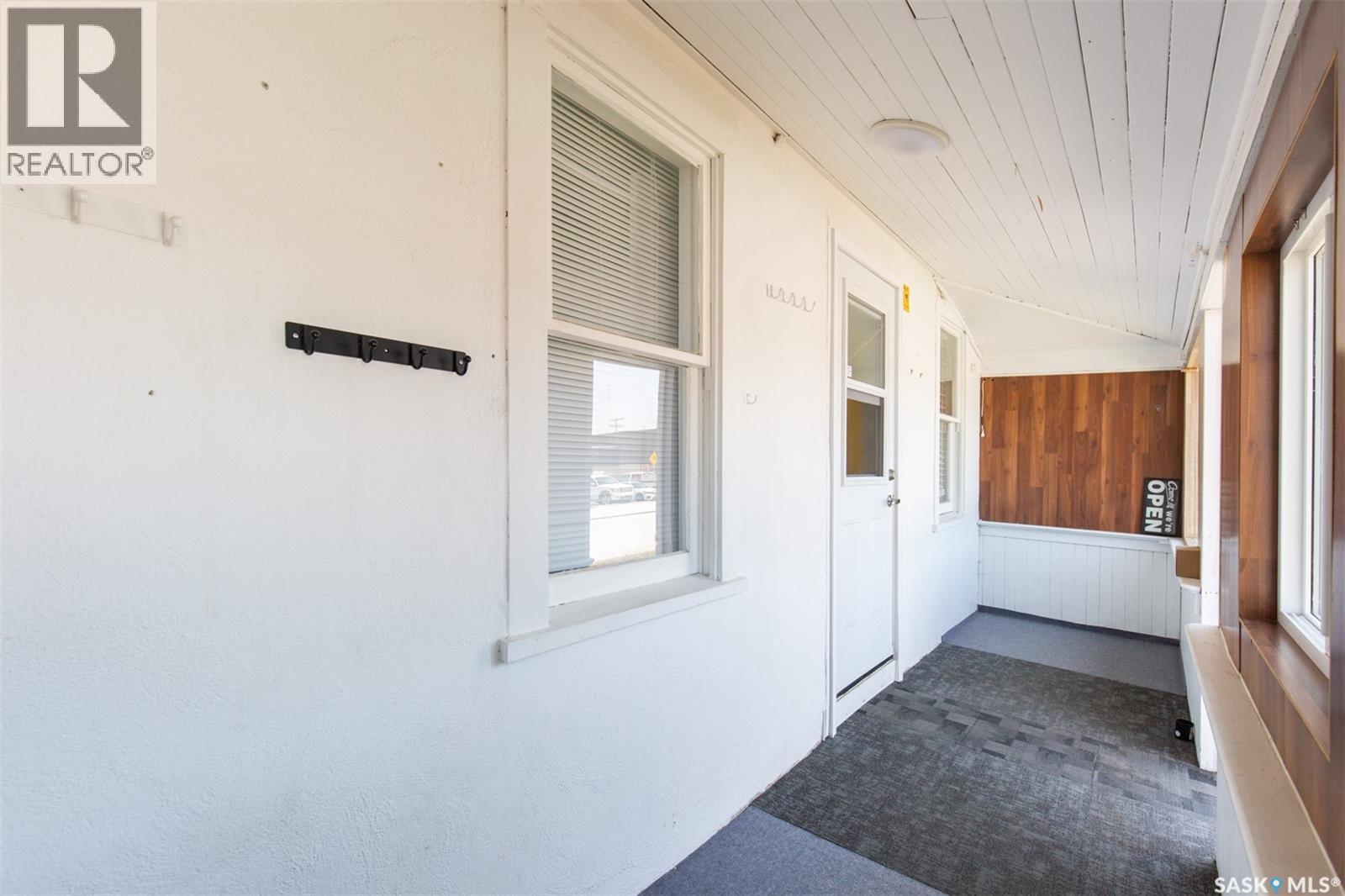 443 Lillooet STREET W, Moose Jaw, Saskatchewan, S6H4Z4, Moose Jaw, Saskatchewan — photo 4 of 5