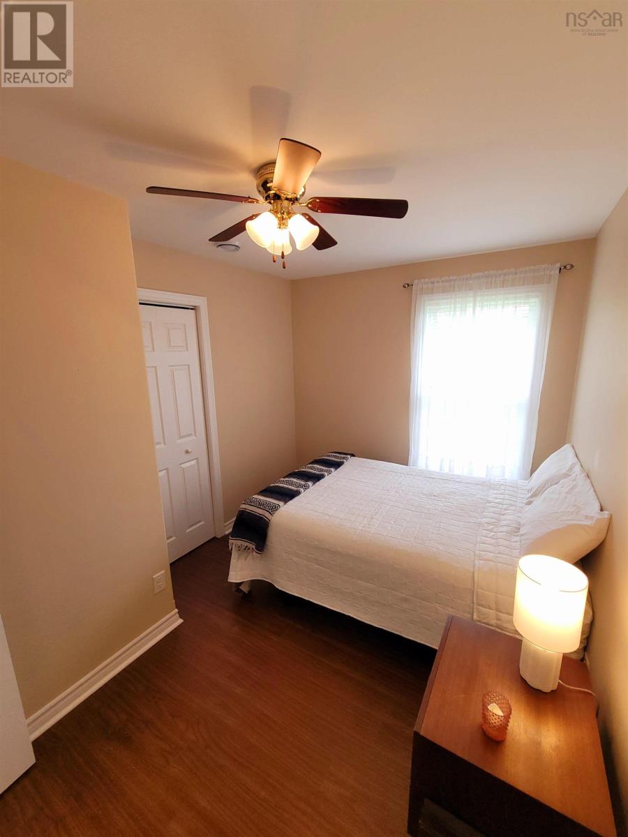 28 Pleasant Street - 25