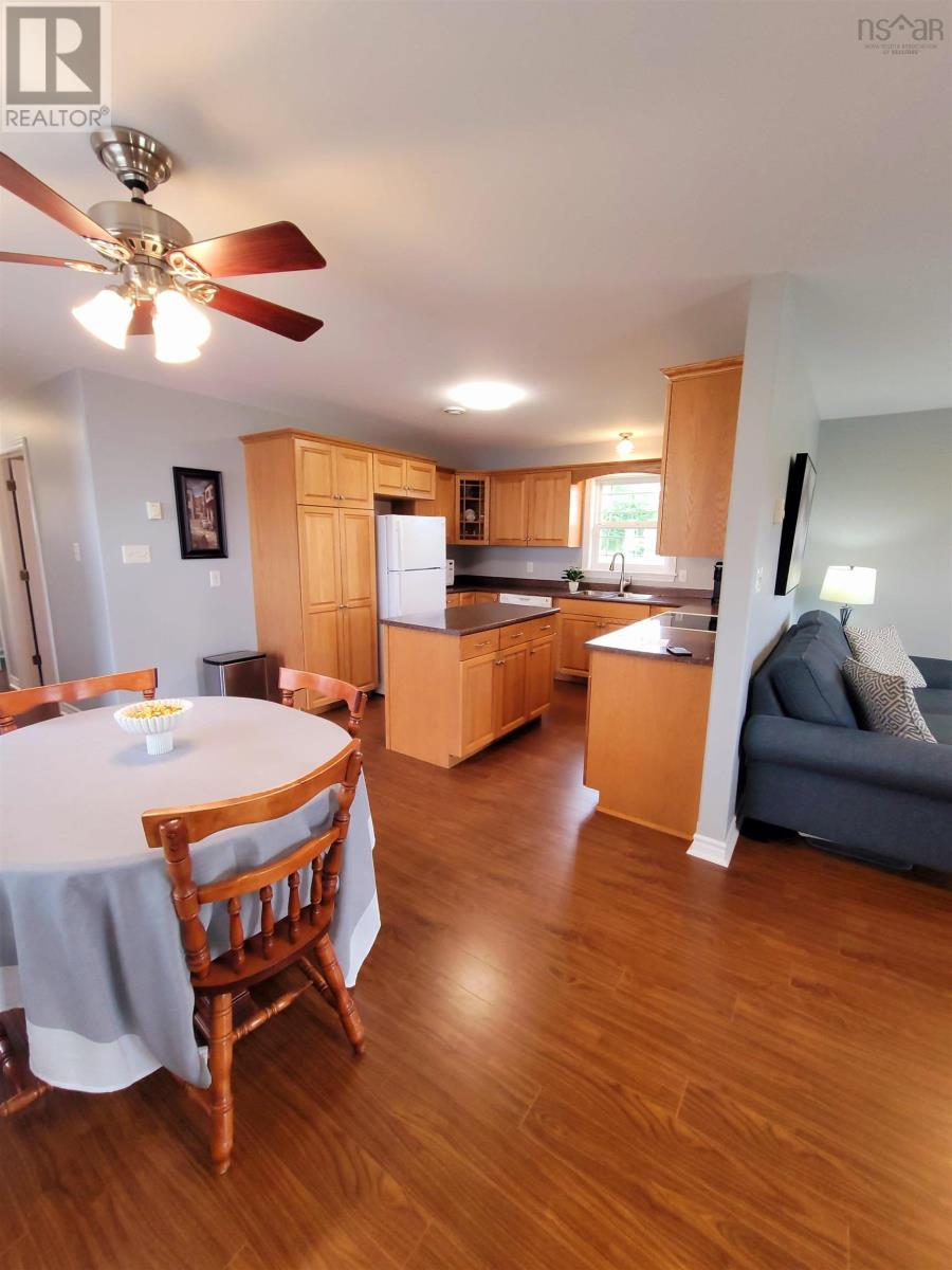 28 Pleasant Street - 8
