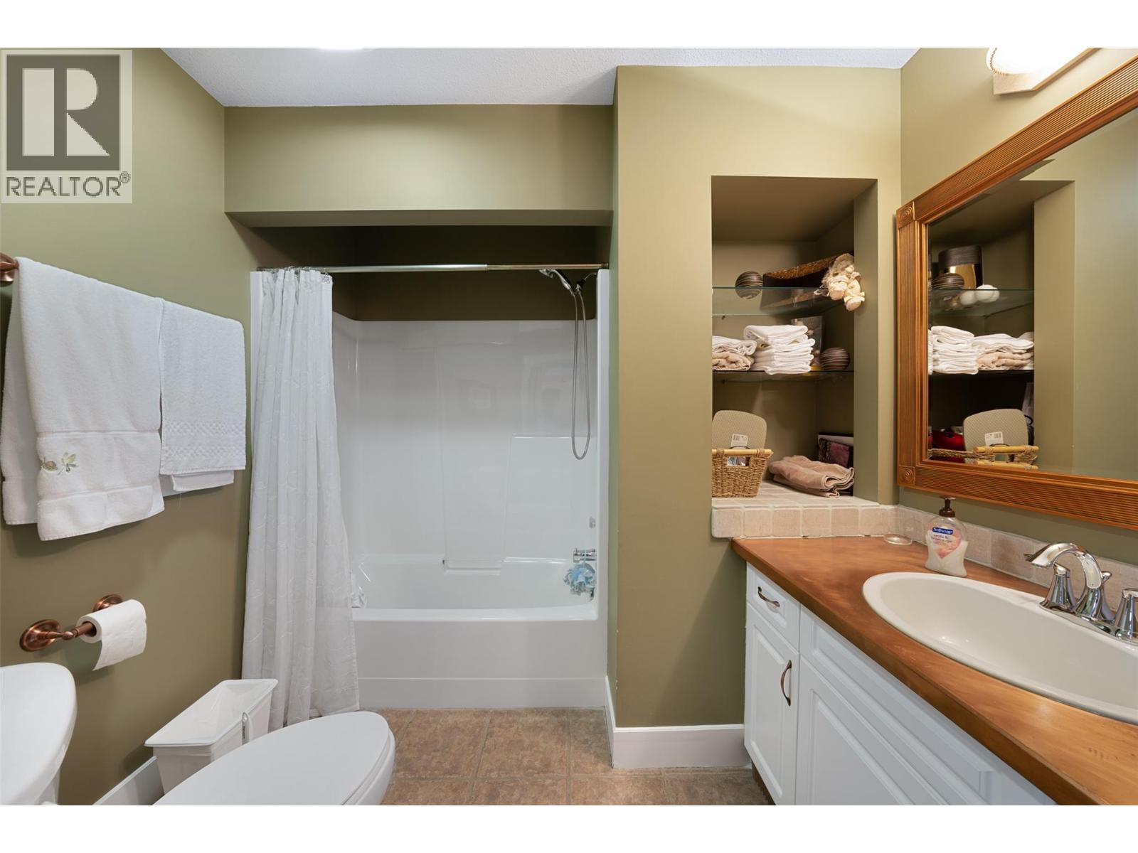 205 Merlin Court - 9