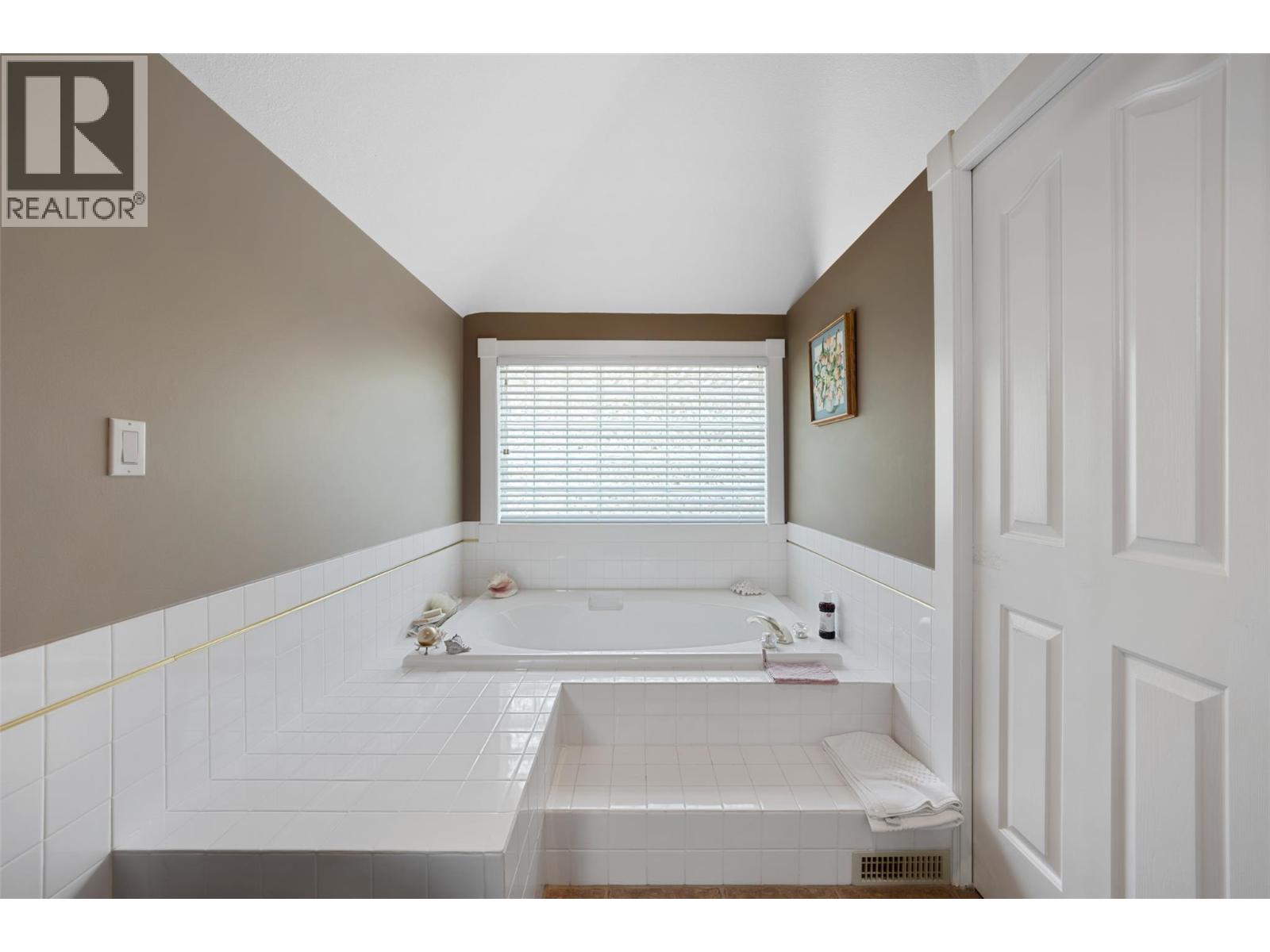 205 Merlin Court - 20