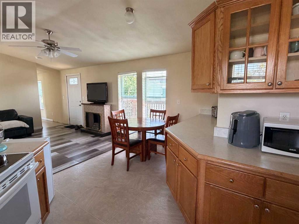 18, 1609 14 Street - 17