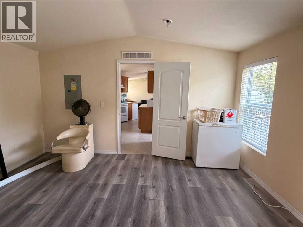 18, 1609 14 Street - 13