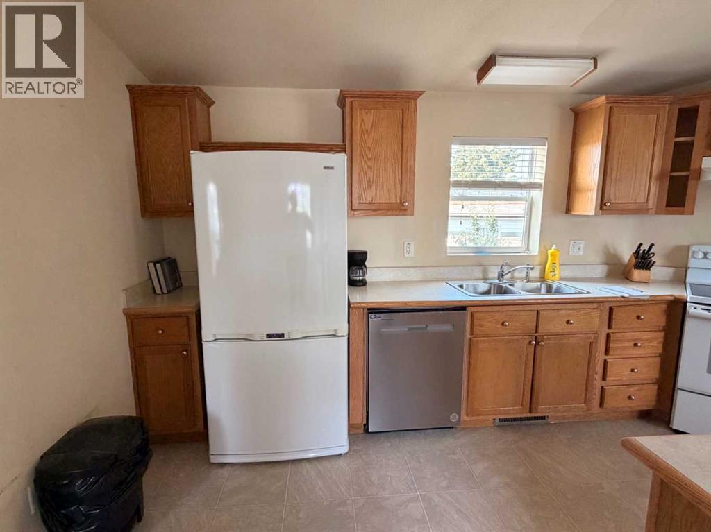 18, 1609 14 Street - 18
