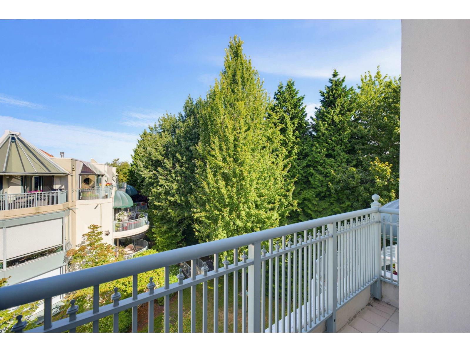 2 Bed, 2 Bath Apartment for Sale in Surrey – 402 1765 MARTIN DRIVE, Surrey – MLS# R3149896 - Image 55