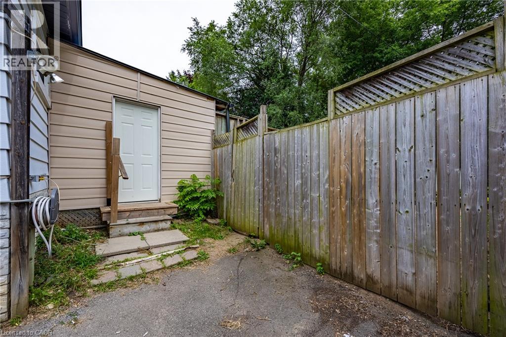 82 SALISBURY Avenue - Image 29