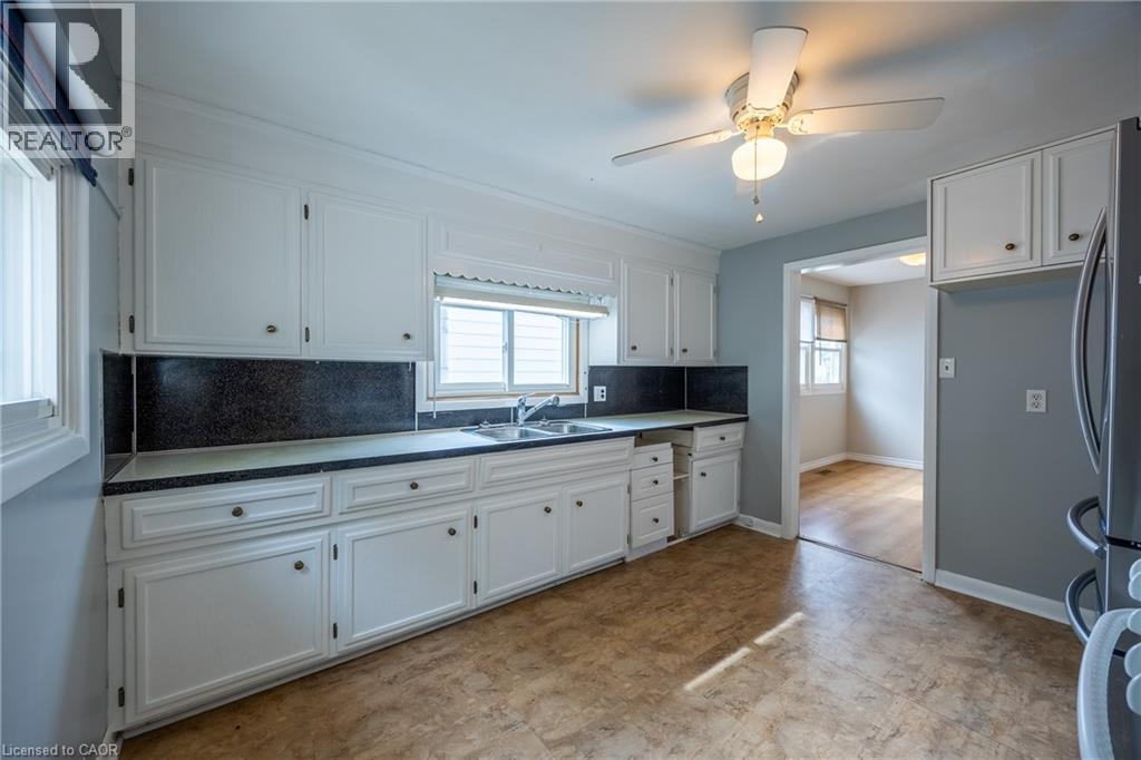 82 SALISBURY Avenue - Image 6