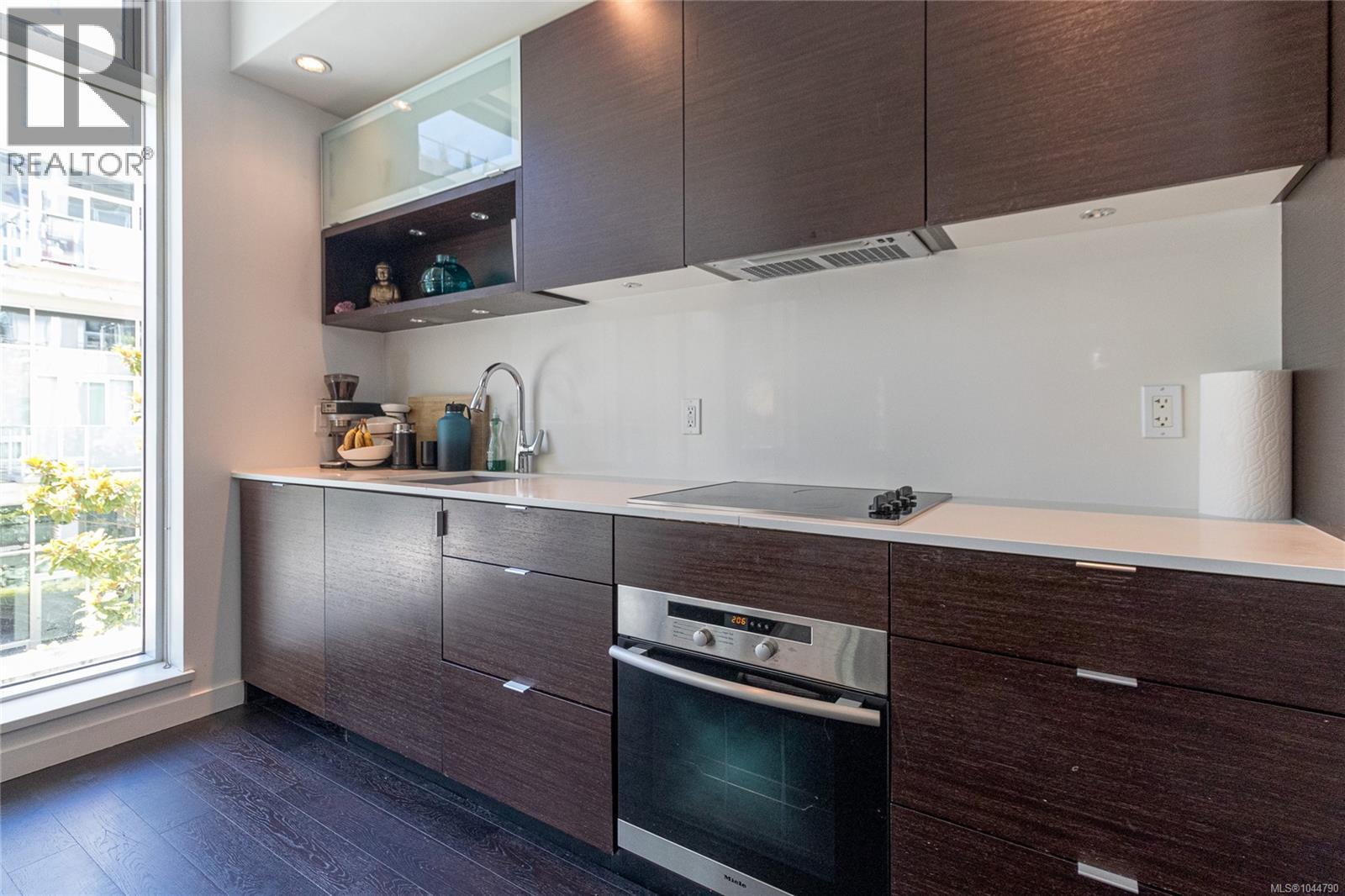 #339 770 Fisgard St - Image 10