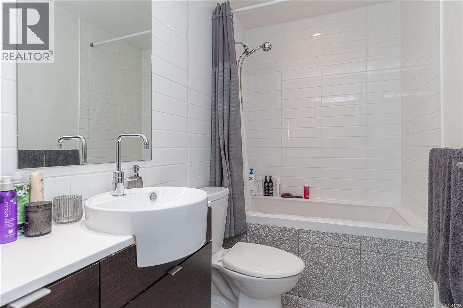 #339 770 Fisgard St - 13