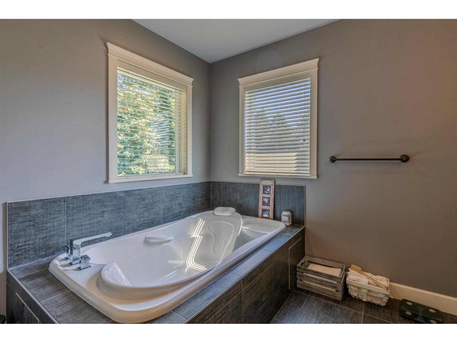 6 Bed, 4 Bath House for Sale in Mission – 35159 MCEWEN AVENUE, Mission – MLS# R3152344 - Image 24