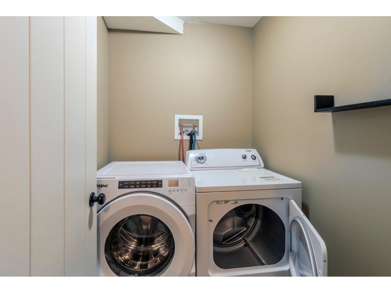 6 Bed, 4 Bath House for Sale in Mission – 35159 MCEWEN AVENUE, Mission – MLS# R3152344 - Image 32