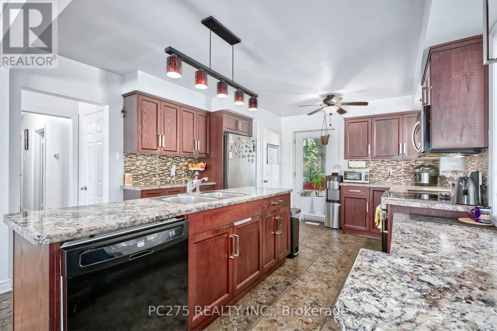 1229 EXMOUTH STREET - 11