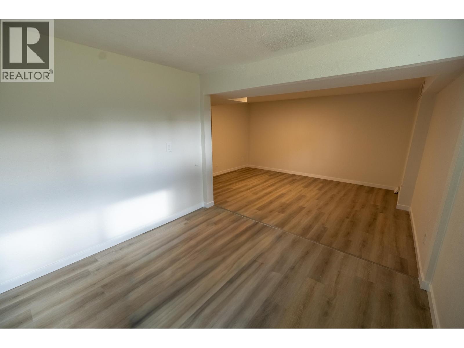 242 S LYON STREET - 15