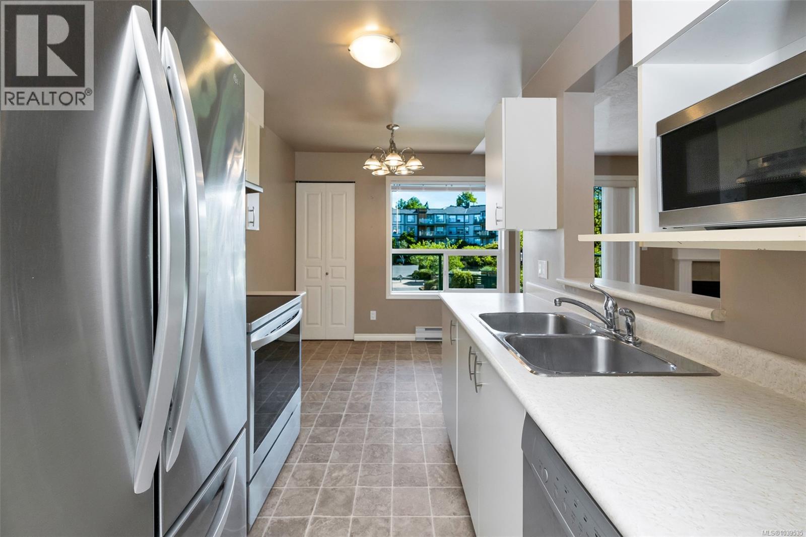 #211 898 Vernon Ave - 13