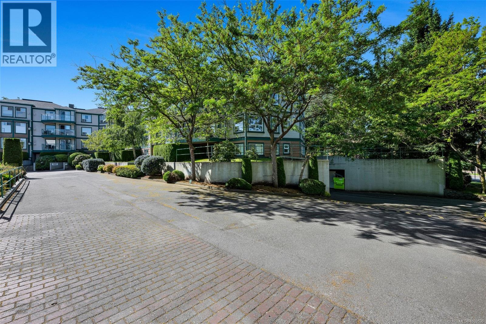 #211 898 Vernon Ave - 38