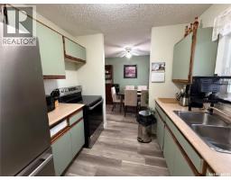 4pc Bathroom - 912 Larson Crescent, Eston, SK S0L1A0 Photo 7