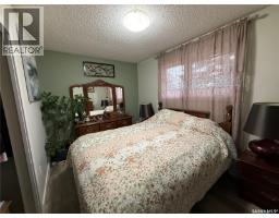 912 Larson Crescent, Eston, SK S0L1A0 Photo 11