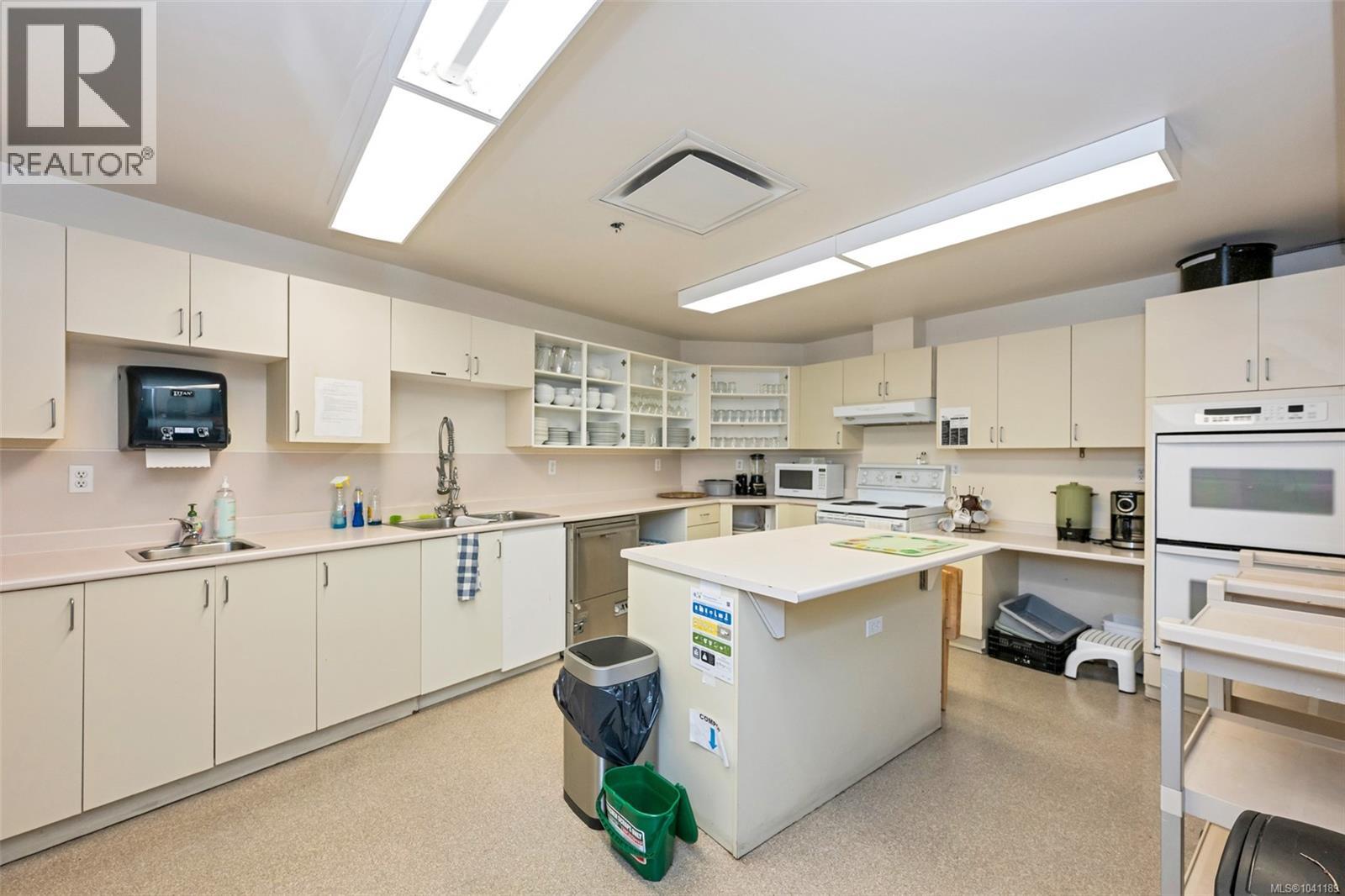 #112 290 Island Hwy - 35