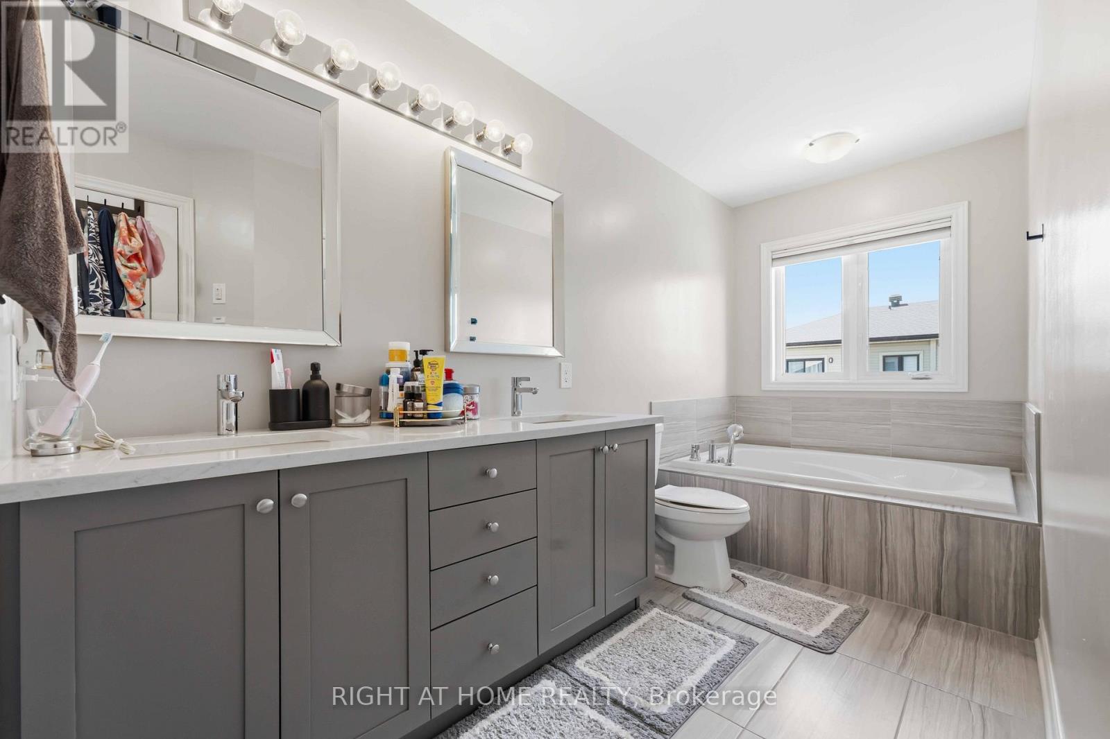 2 Bed, 2 Bath House for Sale in Ottawa – 98 – 264 PEMBINA PRIVATE, Ottawa – MLS# X13636214 - Image 24