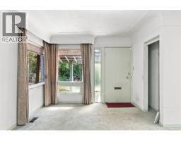 Eating area - 950 Dunn Ave, Saanich, BC V8X2Z4 Photo 12