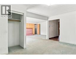 Kitchen - 950 Dunn Ave, Saanich, BC V8X2Z4 Photo 13