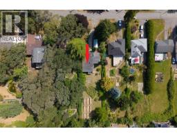 950 Dunn Ave, Saanich, BC V8X2Z4 Photo 38
