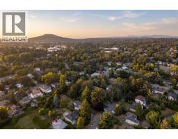 950 Dunn Ave, Saanich, BC V8X2Z4 Photo 43