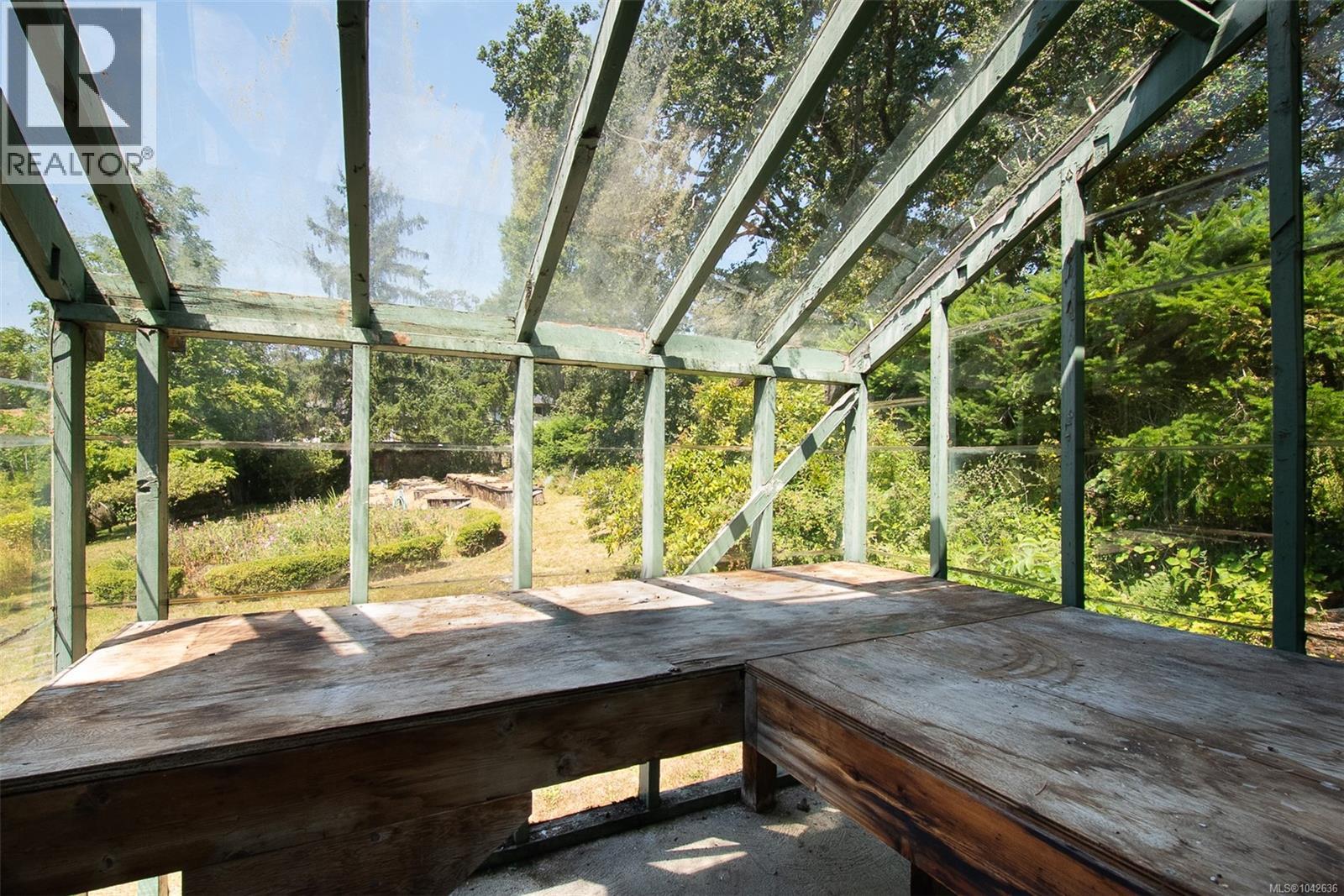 950 Dunn Ave - Image 32