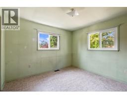 950 Dunn Ave, Saanich, BC V8X2Z4 Photo 21