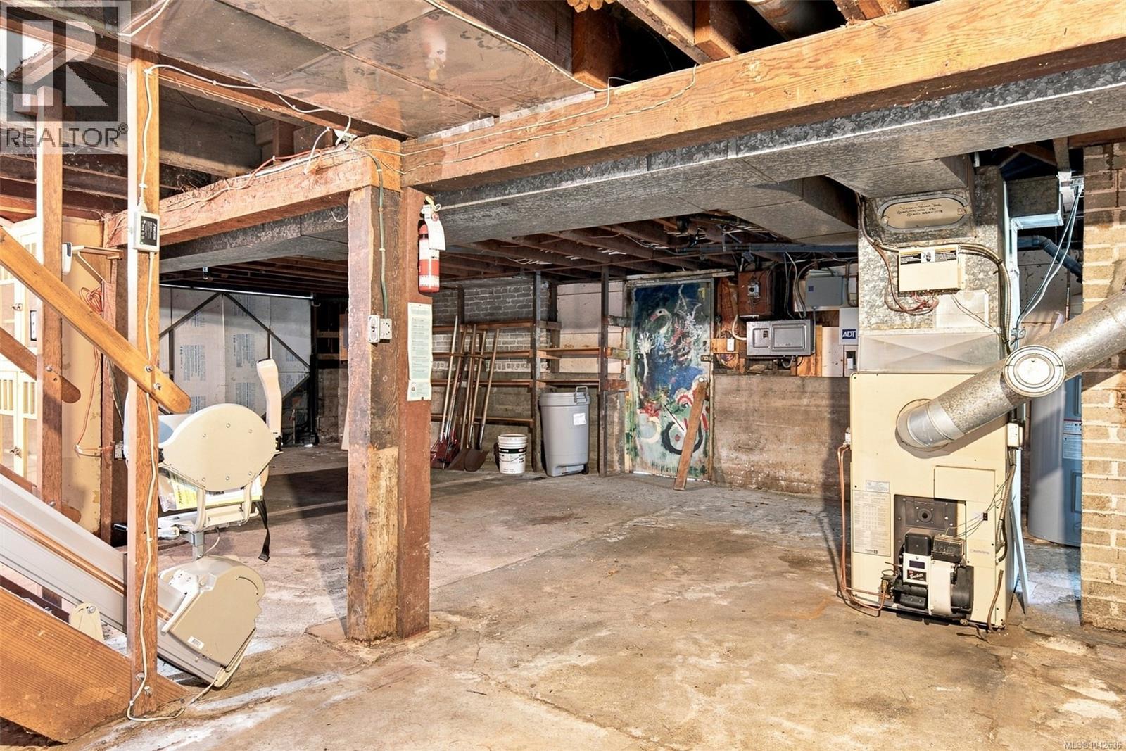 950 Dunn Ave - Image 29