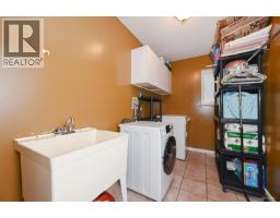 2995 Pinetree Close, Coquitlam, BC V3E2Z5 Photo 10