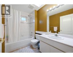 2995 Pinetree Close, Coquitlam, BC V3E2Z5 Photo 21