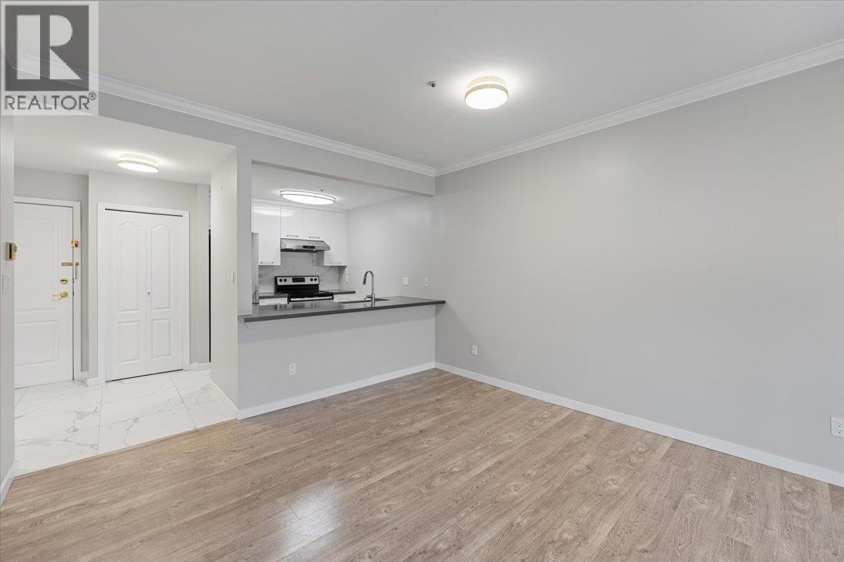 #204-8680 LANSDOWNE Road, Richmond