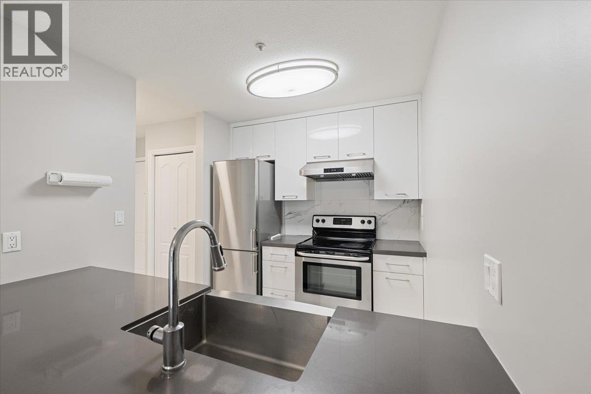 #204-8680 LANSDOWNE Road, Richmond