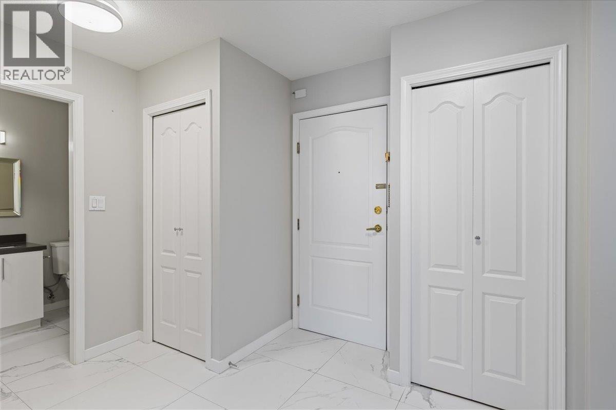 #204-8680 LANSDOWNE Road, Richmond