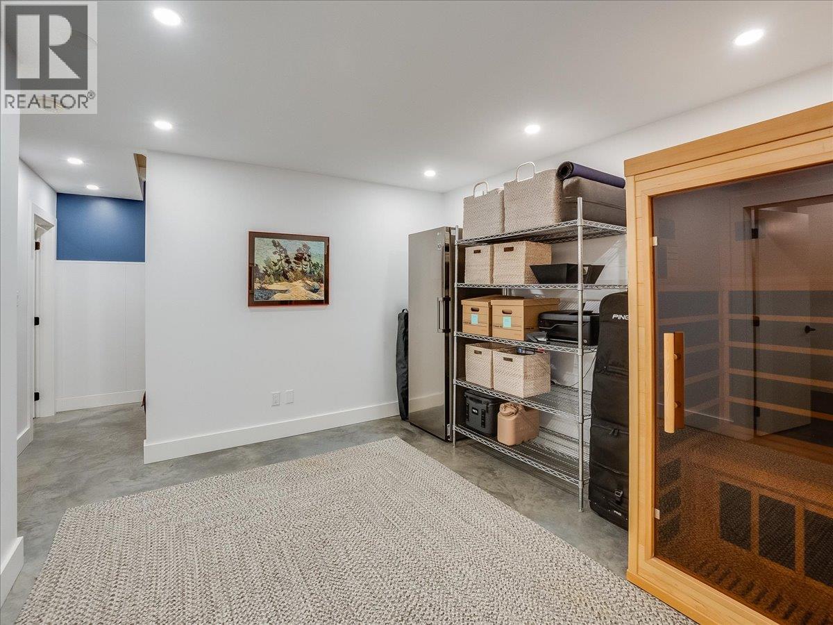 #B 514 ROBSON Street - Image 30