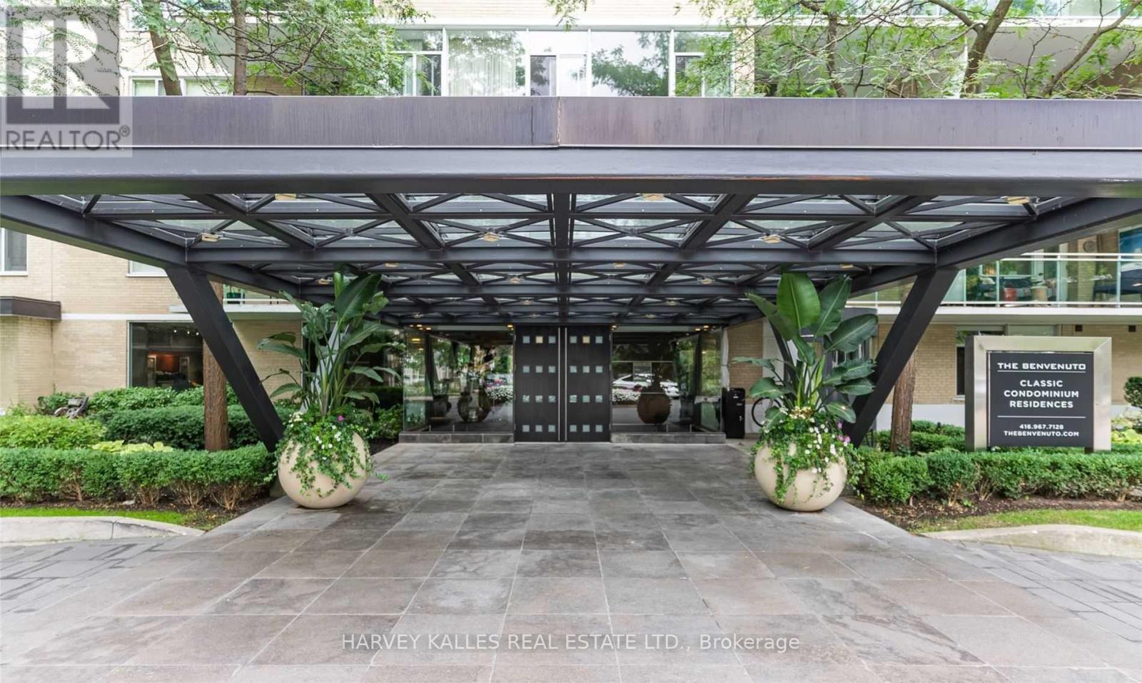 #320 1 BENVENUTO PLACE - 2