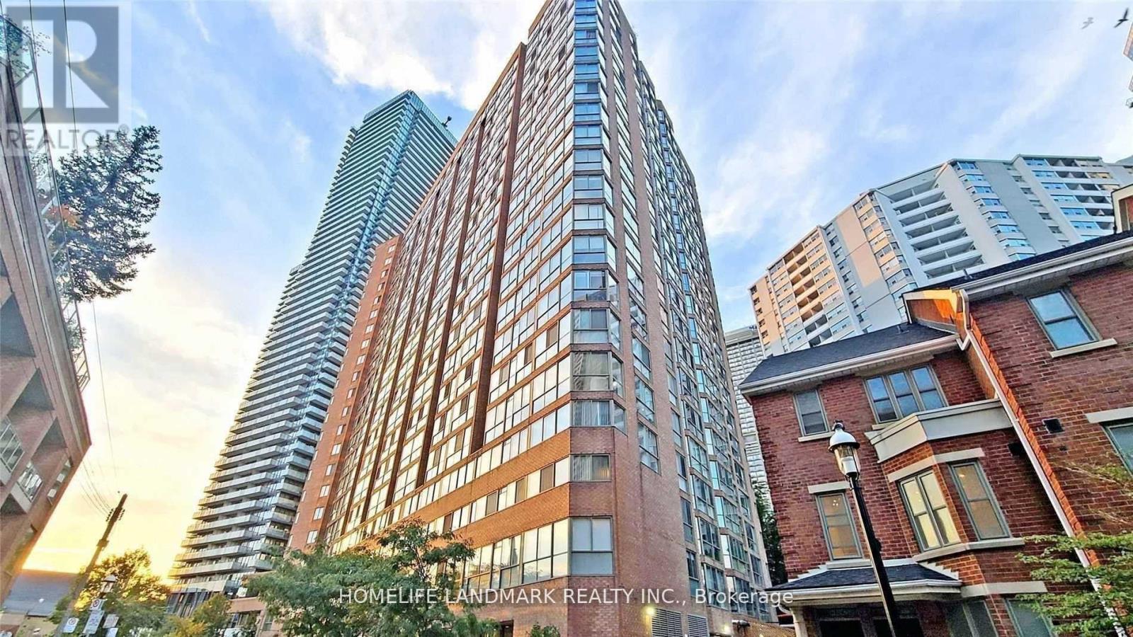 Photo of 1055 Bay Street