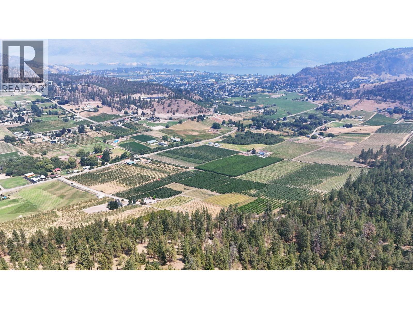 9827 Gillard Avenue, Summerland