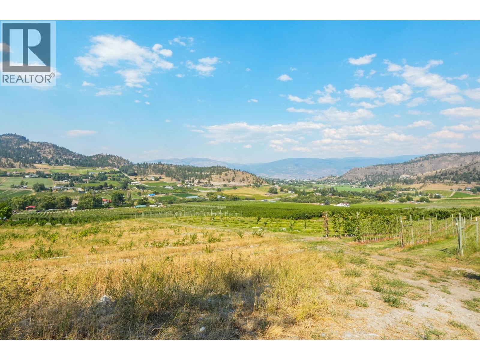 9827 Gillard Avenue, Summerland