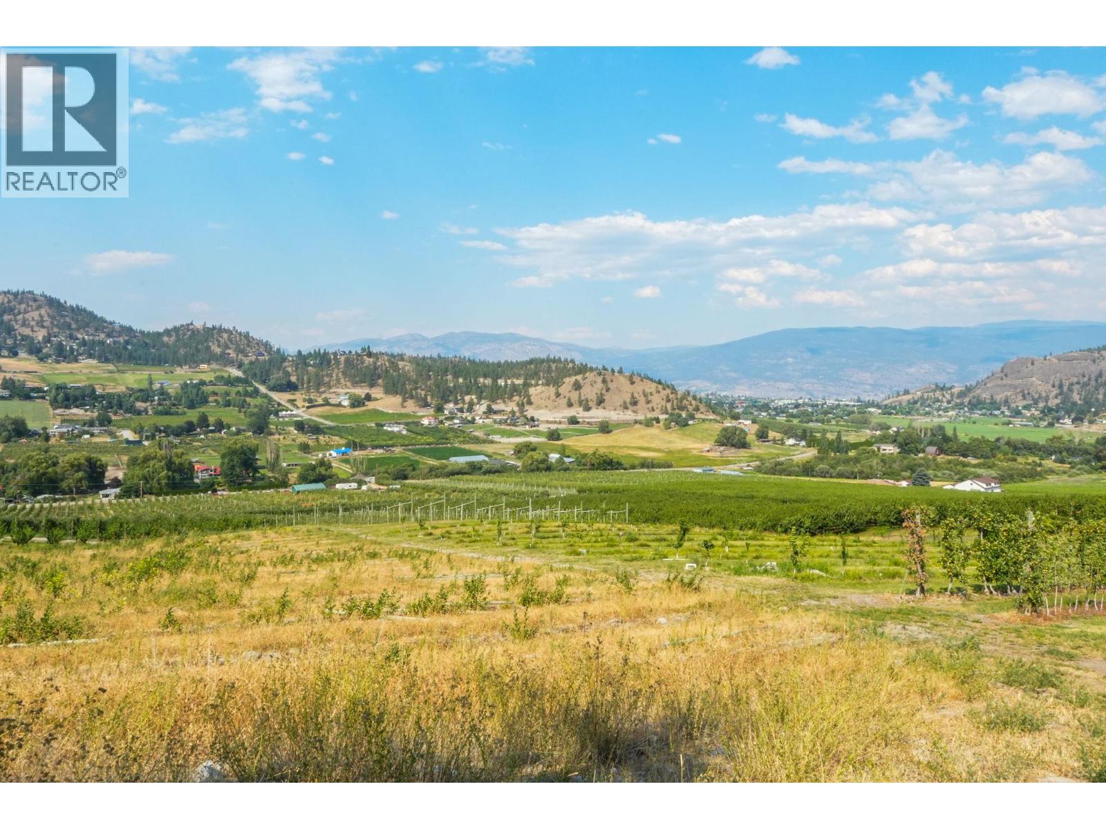 9827 Gillard Avenue, Summerland