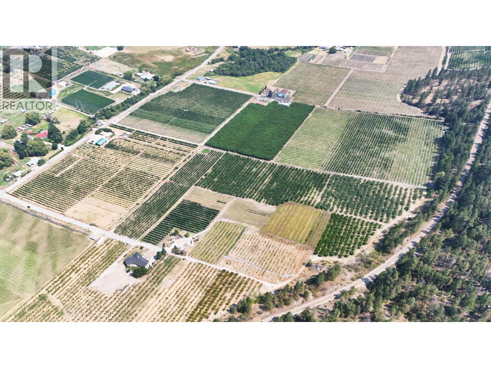 9827 Gillard Avenue, Summerland
