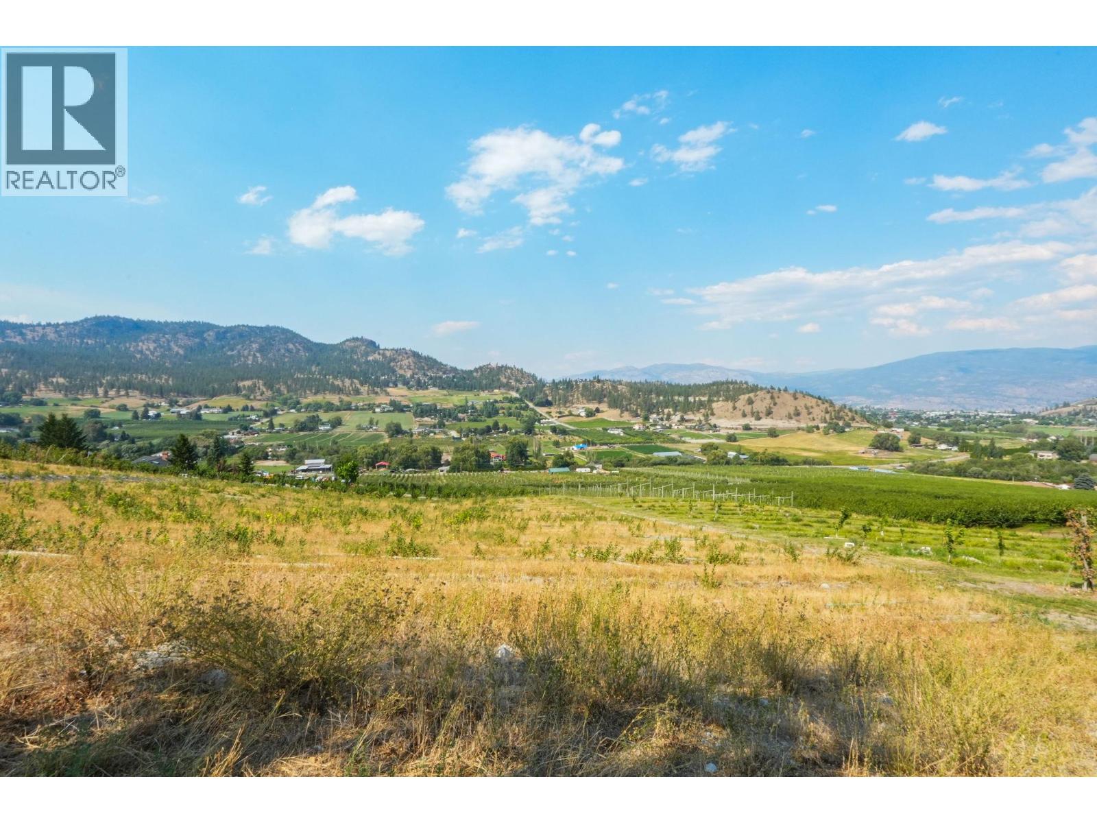 9827 Gillard Avenue, Summerland