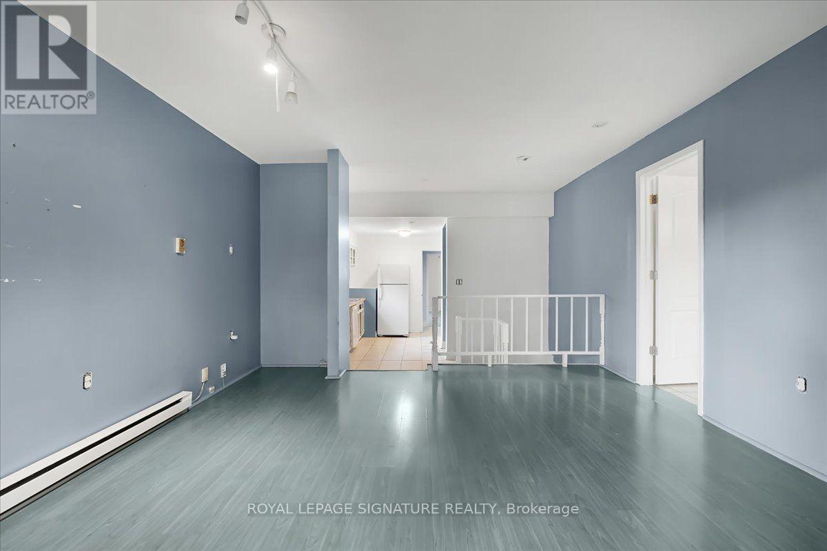 138 GRADWELL DRIVE - 14