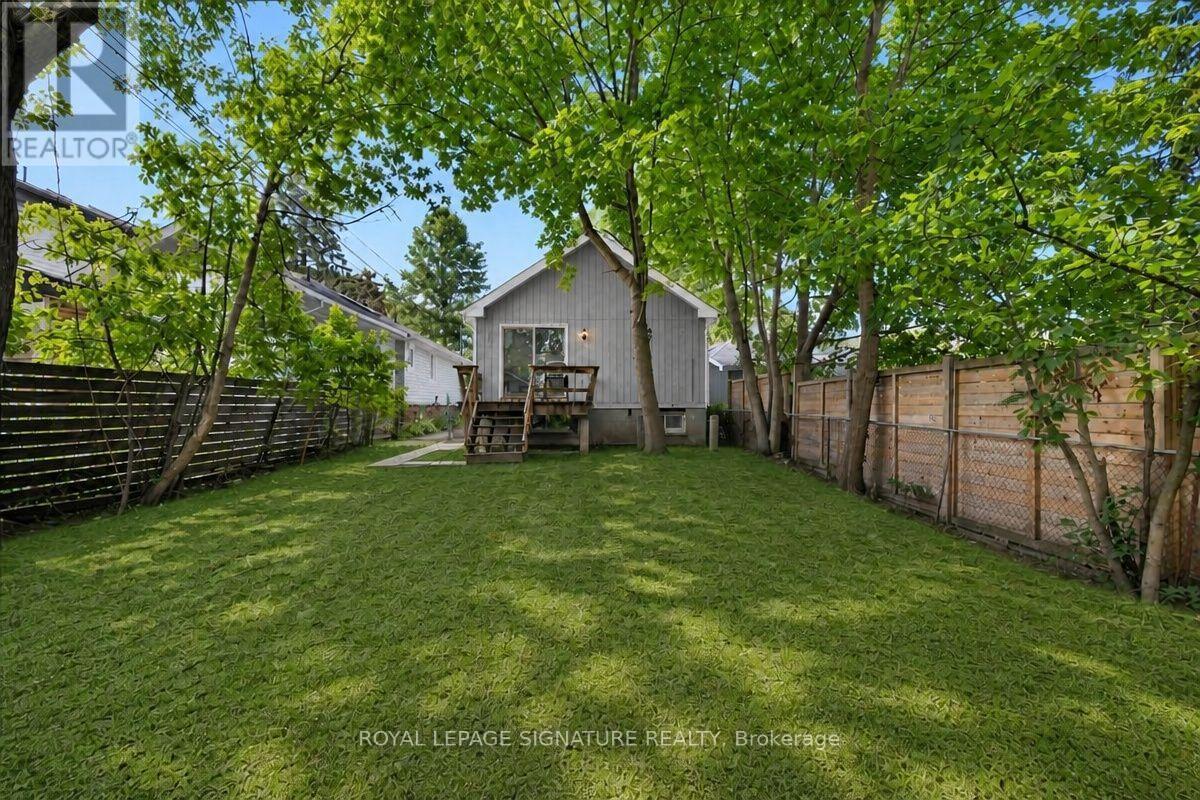 138 GRADWELL DRIVE - 20