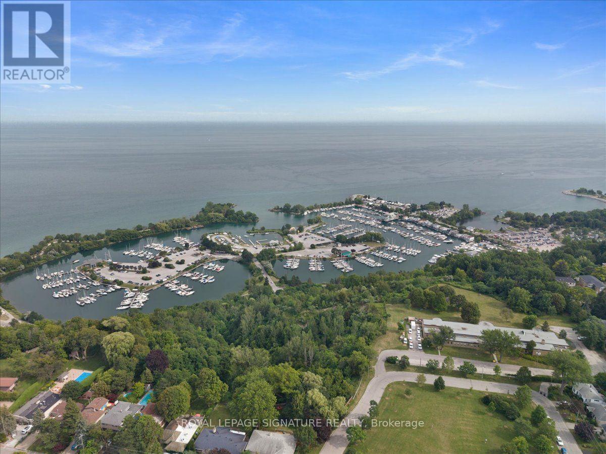 138 GRADWELL DRIVE - 23