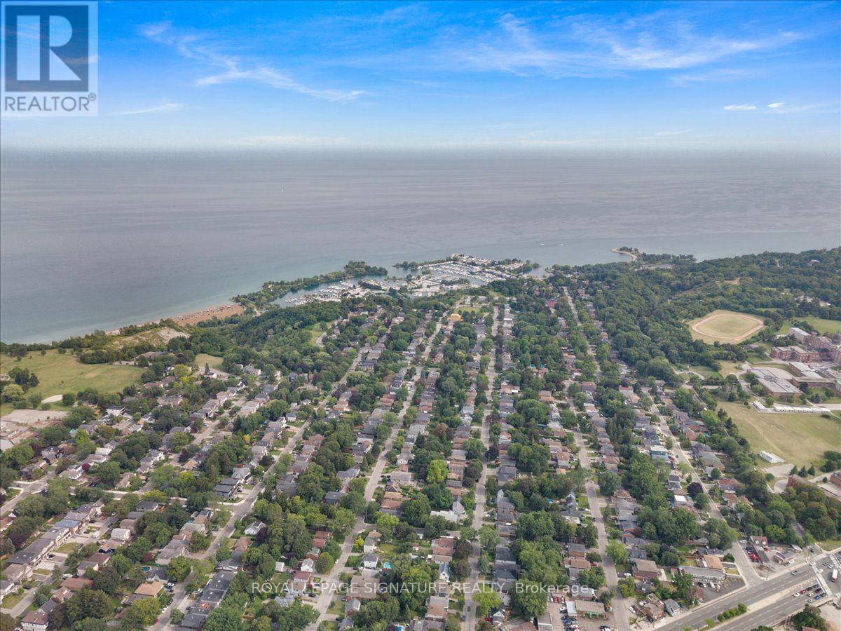 138 GRADWELL DRIVE - 24