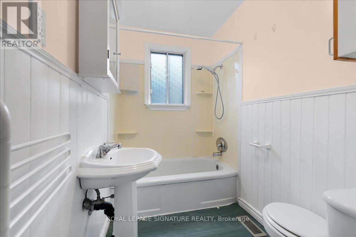 138 GRADWELL DRIVE - 7