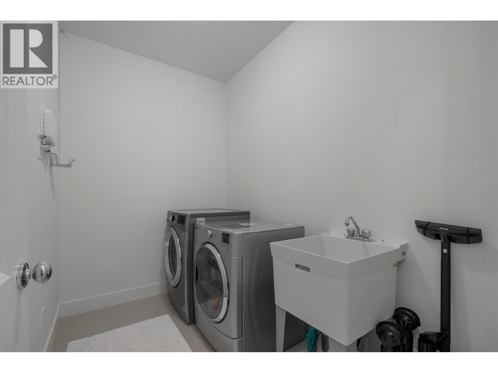 3 Bed, 4 Bath House for Sale in Coquitlam – 1 3439 ROXTON AVENUE, Coquitlam – MLS# R3152254 - Image 20